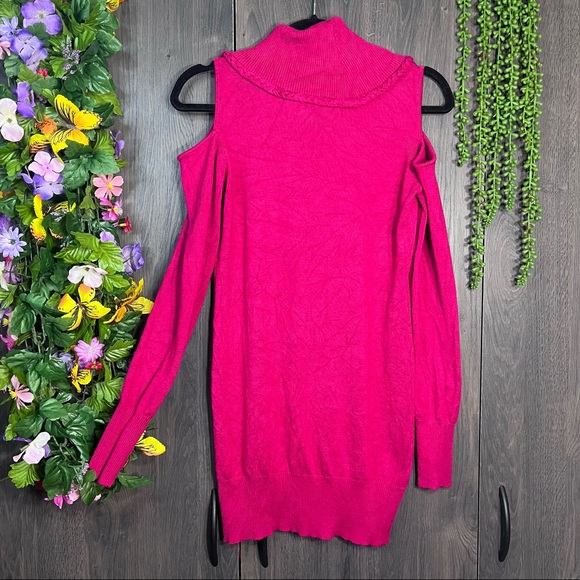 '🌼3/$30🌼New York & Company Pink Cowl Neck Cold Shoulder Sweater Size Small - Picture 8 of 16